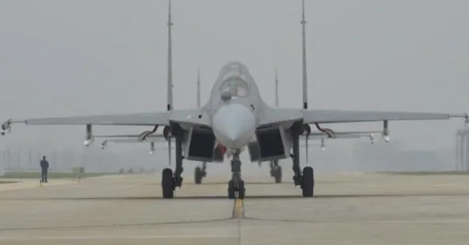 Avião da Força Aérea chinesa