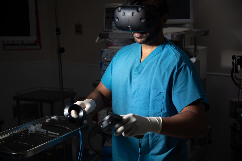 Pacientes com doenças infecciosas experimentam alívio mental e físico com cenários de realidade virtual que reduzem o estresse e estabilizam sinais vitais.