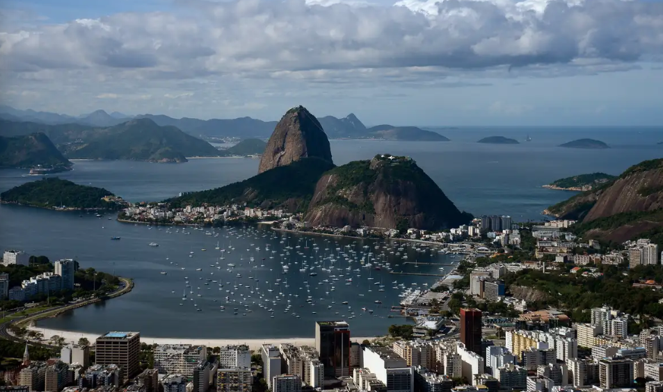 Imagem do Rio de Janeiro com o Pão de Açúcar no centro da foto. RJ é o Estado que mais filiou petistas.