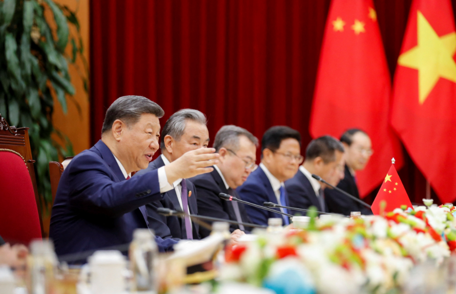 Mesmo com tarifas recordes dos EUA, a região ASEAN+3 mostra força e união para resistir a choques econômicos e manter a estabilidade financeira.