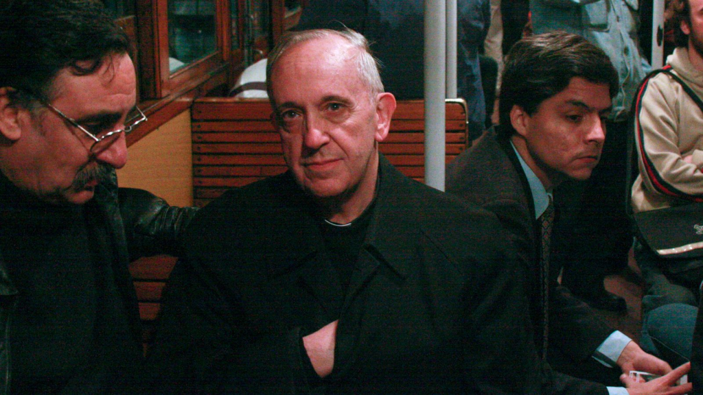 Com 88 anos, Papa Francisco faleceu nesta segunda-feira e será sepultado na Basílica de Santa Maria Maior, após lutar contra pneumonia e infecções.