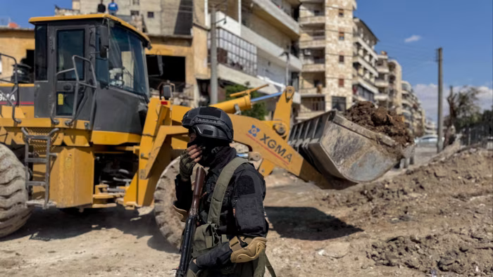 Com apoio histórico, Síria volta ao cenário global após anos de isolamento, buscando reconstruir sua economia e restaurar a confiança mundial.