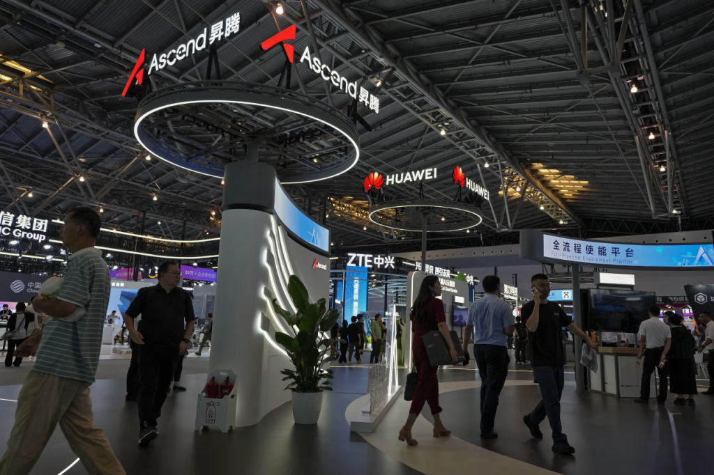 Huawei da China desenvolve novo chip de IA, buscando igualar a Nvidia.
