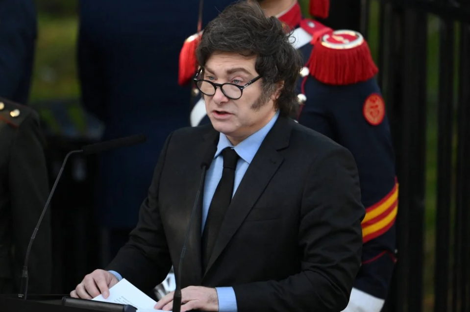 EUA ameaçam travar FMI se Milei não romper com a China