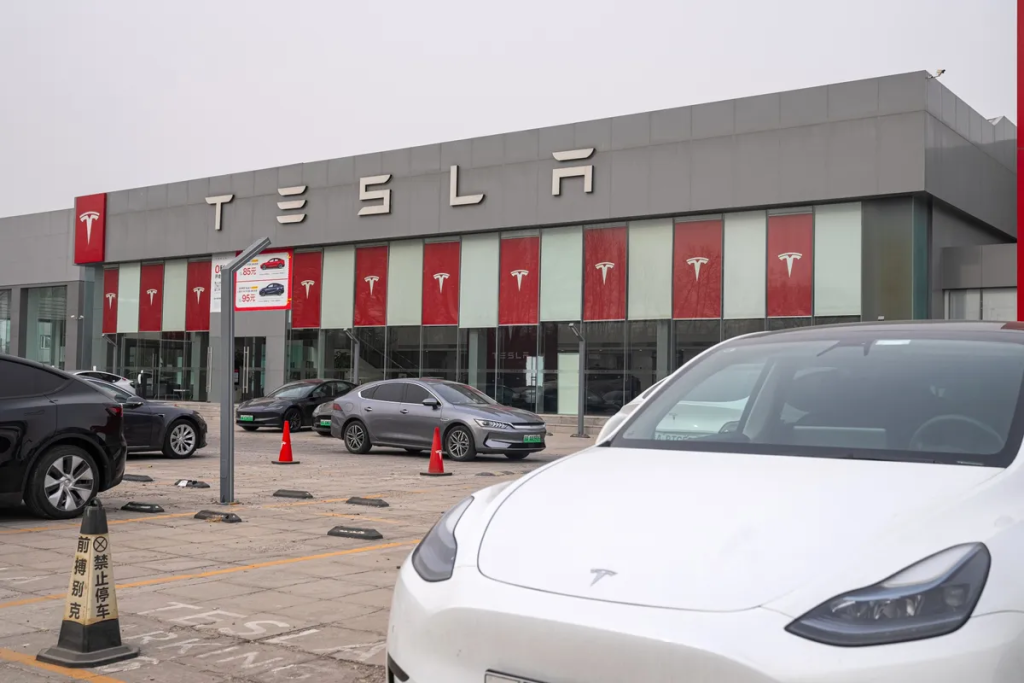Model S e X somem do mapa chinês