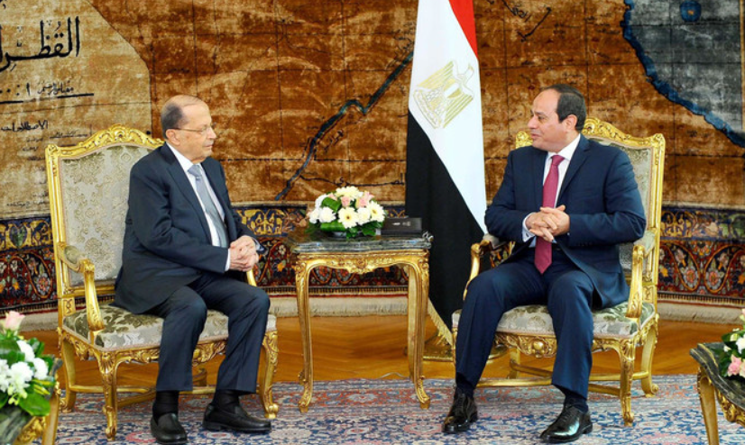 O presidente egípcio promete apoiar a reconstrução do Líbano e reforça aliança com Beirute para garantir estabilidade regional.
