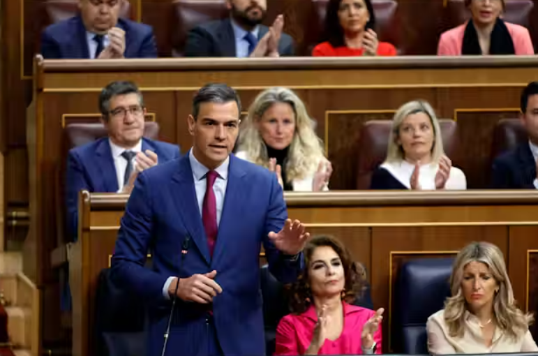Pedro Sánchez defende que Israel seja banido do Eurovision enquanto durar a ofensiva em Gaza, comparando a situação às sanções impostas à Rússia.