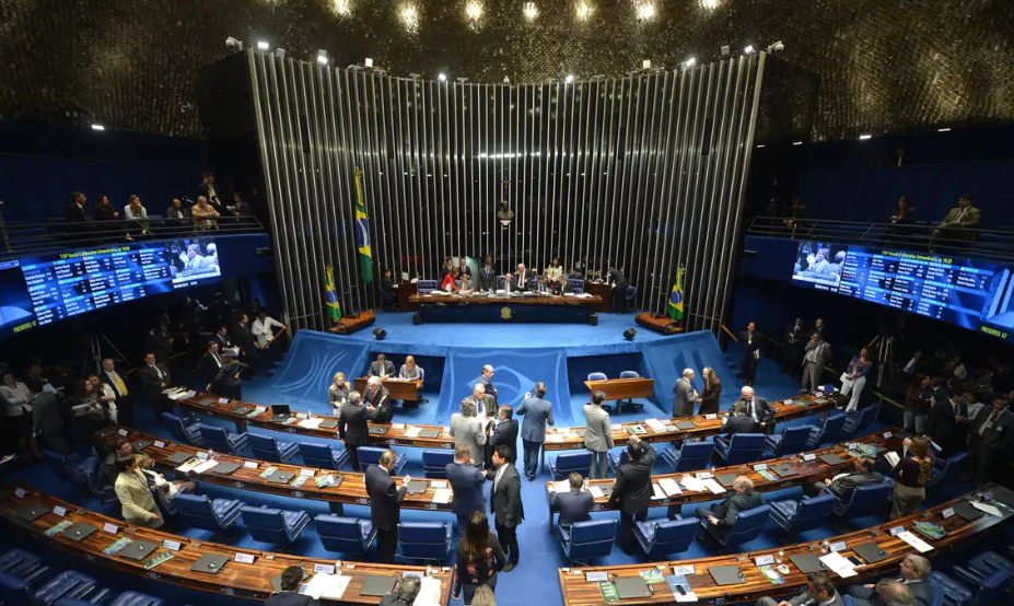 Senado aprova reajuste para servidores do Executivo