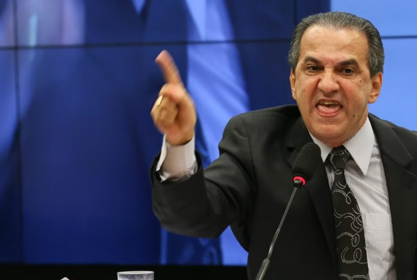 Malafaia manda recado a Tarcísio e Centrão sobre prisão de Bolsonaro.