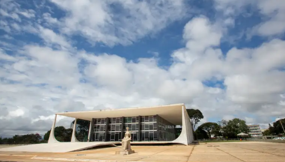 STF pauta julgamento sobre regulação das redes, em reação às ameaças de sanções dos EUA.
