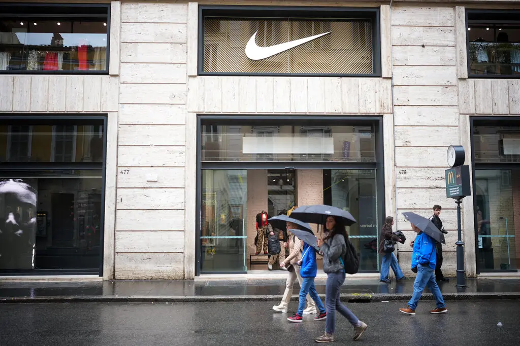 Uma mudança na percepção dos Estados Unidos em meio à guerra comercial do presidente Trump está levando os europeus a se afastarem decisivamente dos produtos e serviços dos EUA.