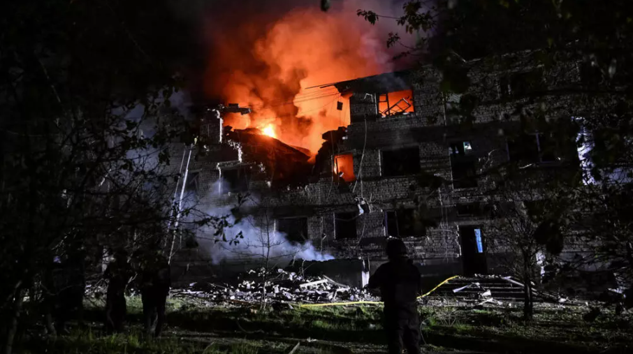 Rússia lança ataque massivo de drones contra a Ucrânia; 29 feridos em Zaporizhzhia