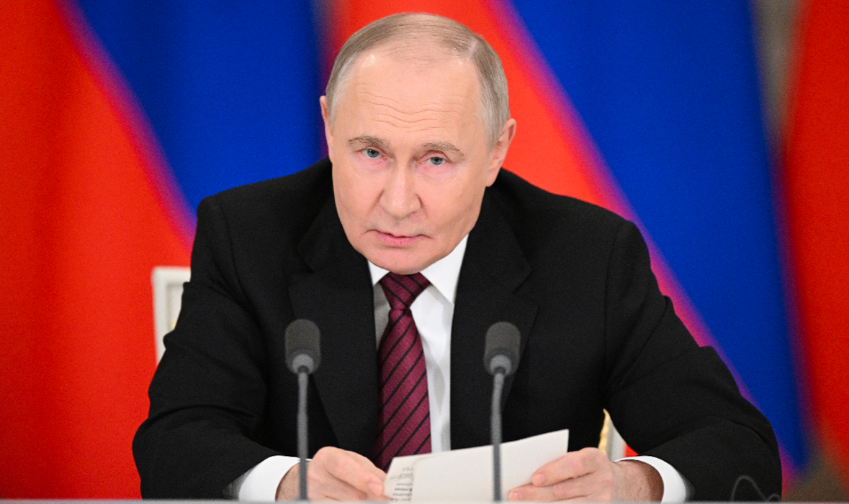 Putin rejeita ultimato europeu por trégua, mas propõe negociações diretas com Ucrânia.