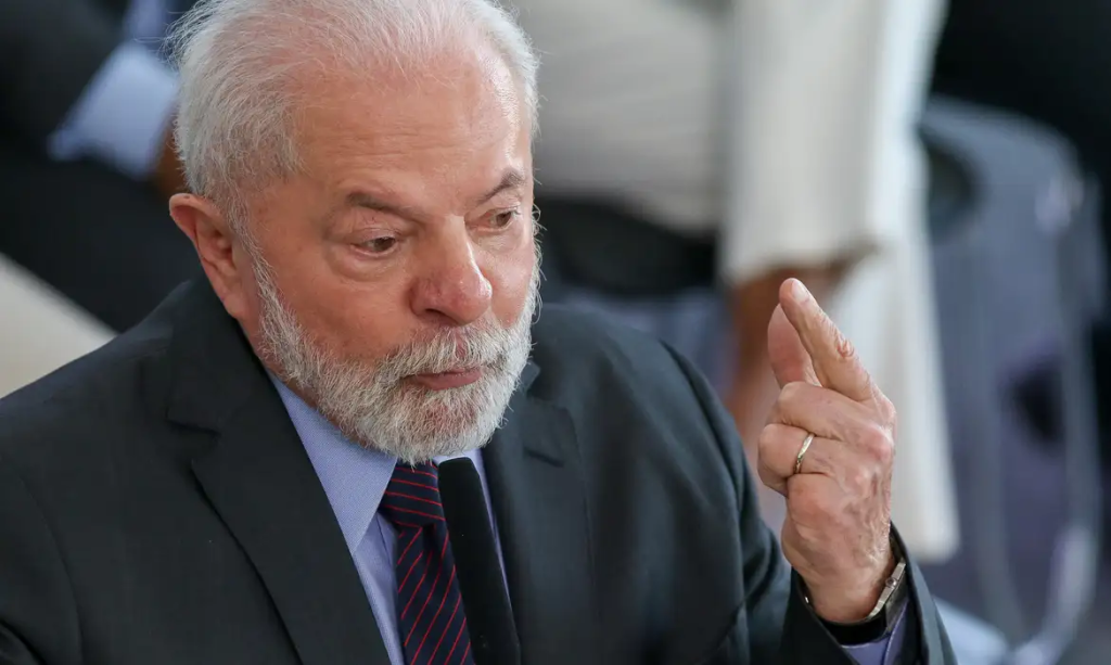 Decisão de Lula expõe novo racha entre Executivo e Legislativo, reacendendo o debate sobre responsabilidade fiscal e autonomia orçamentária.