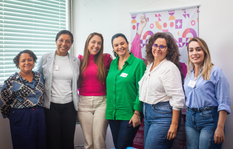 famílias enfrentam resistência de instituições que se recusam a manter canetas de adrenalina e ignoram a gravidade da anafilaxia