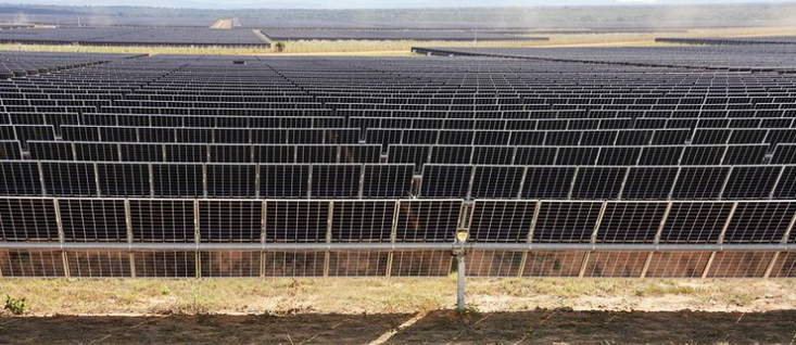A inauguração do Parque Solar de Arinos marca um avanço decisivo na liderança brasileira em energias renováveis e reforça o compromisso com o futuro sustentável.