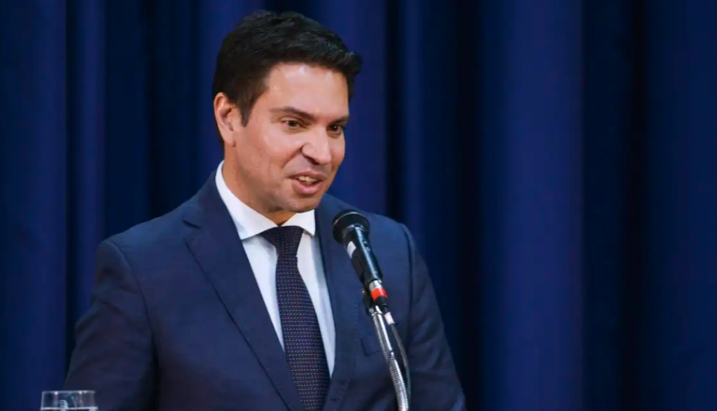 Documentos e mensagens sugerem que Ramagem orientava Bolsonaro a reforçar o discurso de fraude eleitoral após a derrota nas urnas