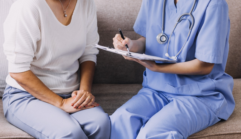 Com atendimento individual e rodas de escuta, programa pretende fortalecer o emocional de quem sustenta o cuidado na linha de frente da saúde.