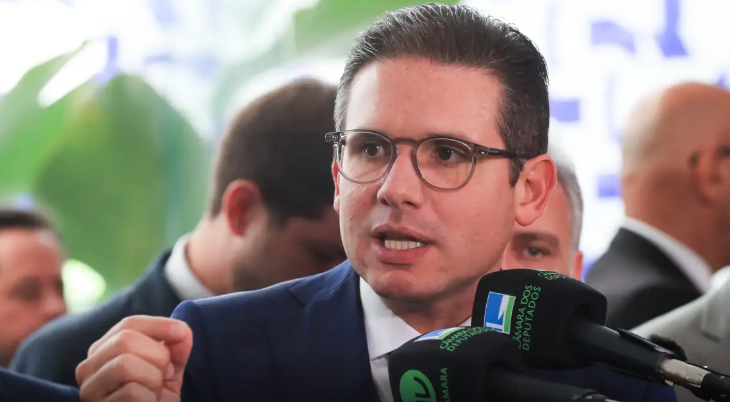 O presidente da Câmara dos Deputados, Hugo Motta (Republicanos-PB), encaminhou para apreciação da Comissão de Constituição e Justiça (CCJ) o processo de cassação do mandato da deputada Carla Zambelli (PL-SP).