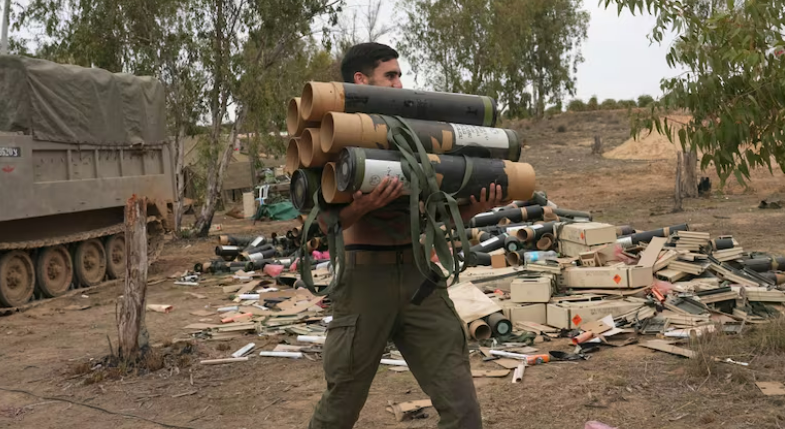 A promessa de parar as exportações virou retórica vazia, enquanto tanques e sensores canadenses seguem em direção ao front, sob blindagem burocrática.