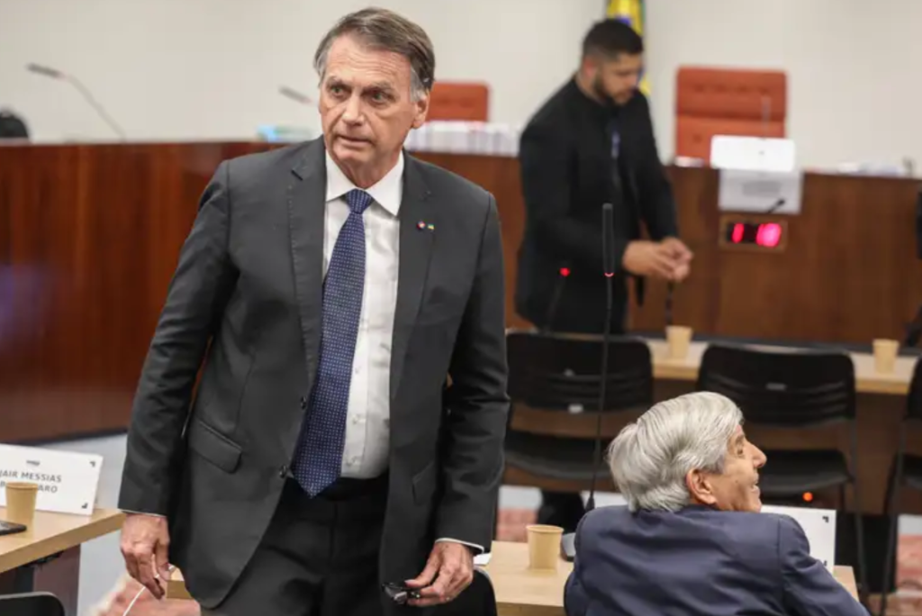 Relatório da PF detalha possível fuga de Bolsonaro por muros de vizinhos, rumo à embaixada americana, acendendo alerta sobre soberania e Justiça.