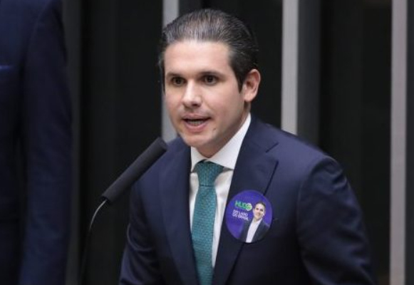 A crise não nasceu apenas da oposição, mas de erros internos e da falta de diálogo no comando da Câmara.