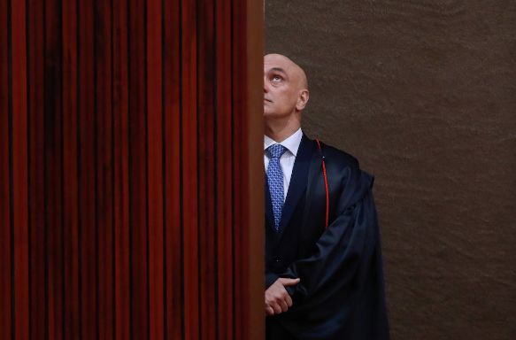 Em entrevista rara, ministro do STF fala ao Washington Post sobre ataques internacionais e reafirma compromisso com a justiça.