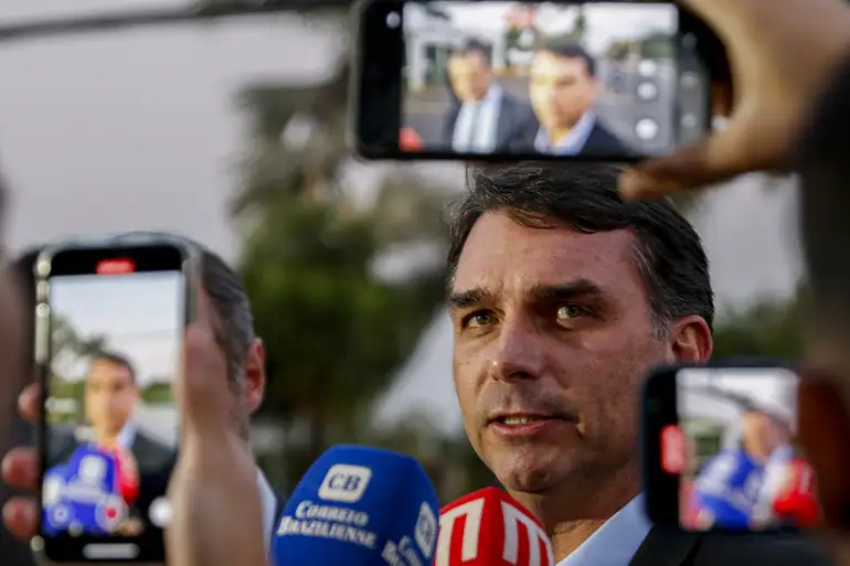 O julgamento histórico mostra que a Constituição resistiu às ameaças, mas abre debates sobre as consequências políticas da condenação.