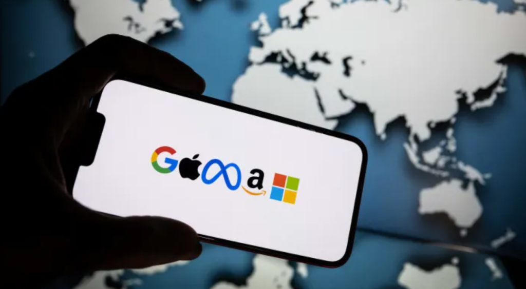 Uma imagem mostra os logotipos das grandes empresas de tecnologia chamadas GAFAM, para Google, Apple, Facebook, Amazon e Microsoft, em 2 de junho de 2023.
Sébastien Bozon | AFP | Imagens Getty