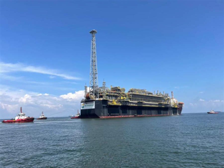 Declarações sobre o retorno de petroleiras americanas reforçam suspeitas de que o interesse energético motivou a ofensiva em território venezuelano.