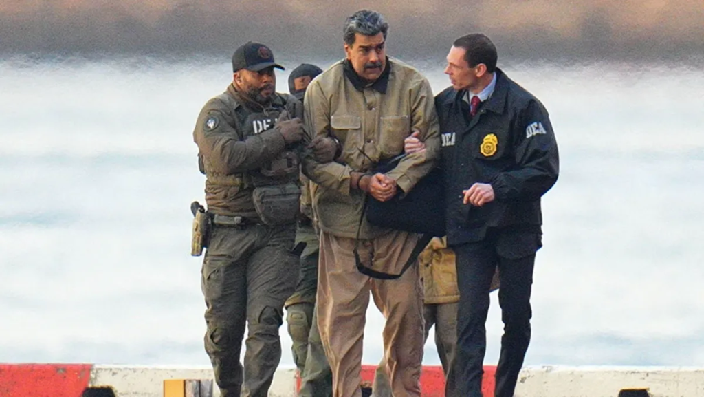 Primeira audiência em Nova York reúne segurança inédita, acusações de narcoterrorismo e um discurso de resistência que divide governos e juristas.