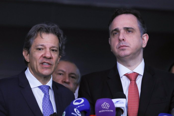 Possível candidatura de Haddad ao governo paulista amplia estratégia nacional do PT e pode influenciar diretamente a sucessão presidencial.