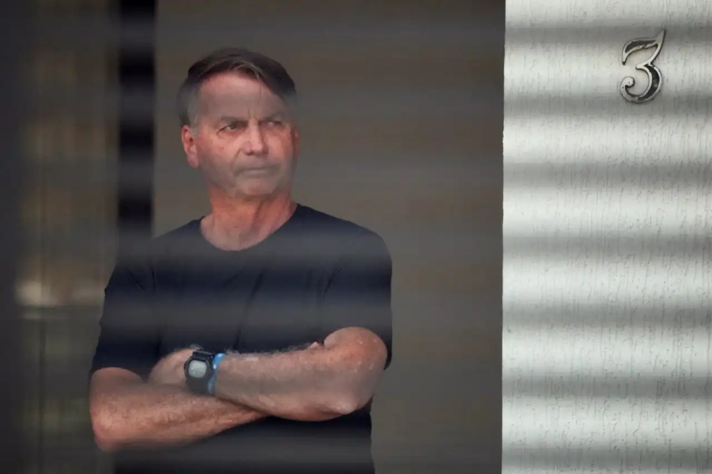 Jair Bolsonaro, Prisão Domiciliar, Alexandre de Moraes, STF, Política Brasileira, Brasília, Monitoramento Eletrônico, Notícias Jurídicas, Oposição, Direita Brasileira