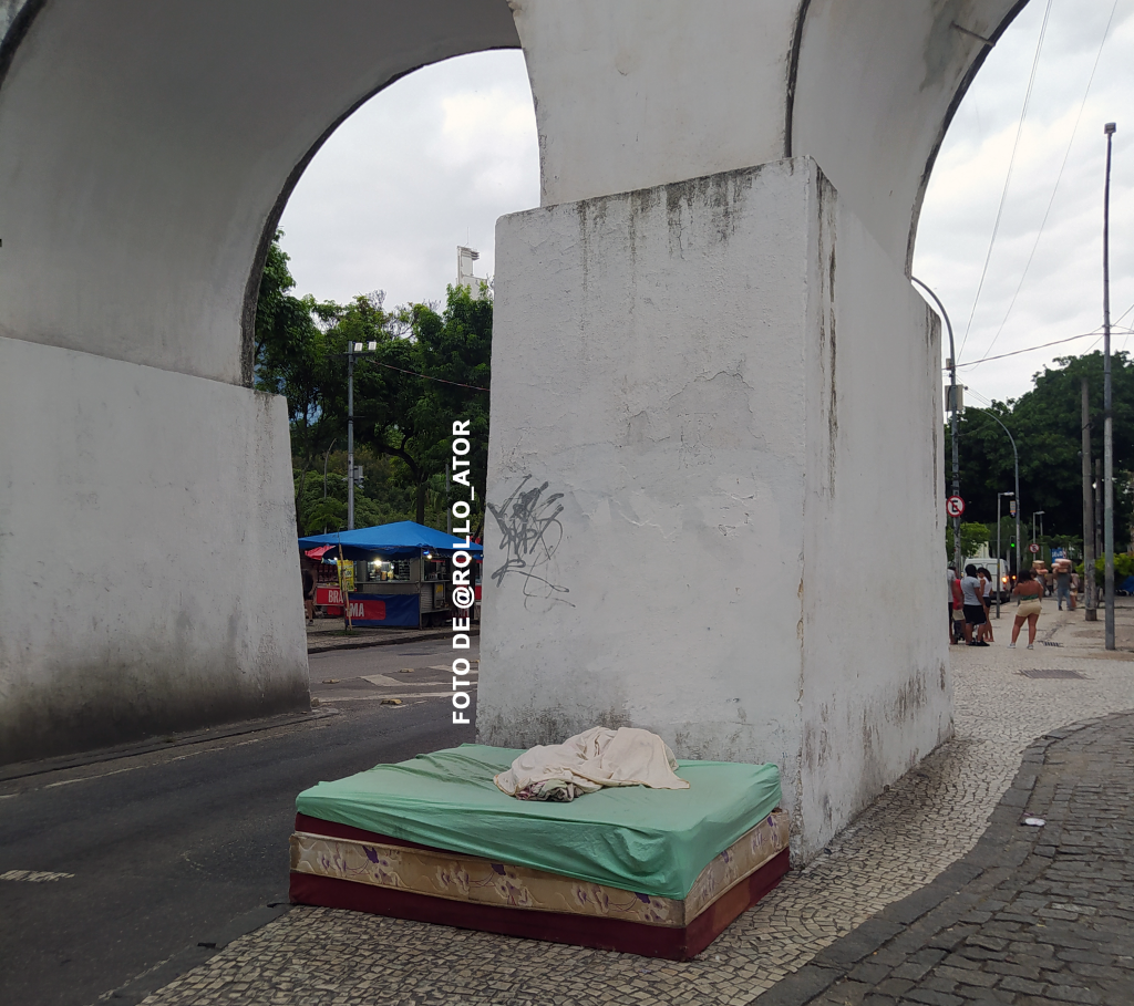 No aniversário de 461 anos, o Rio revela a distância entre o amor declarado nas redes e o cuidado cotidiano que sustenta a vida urbana.