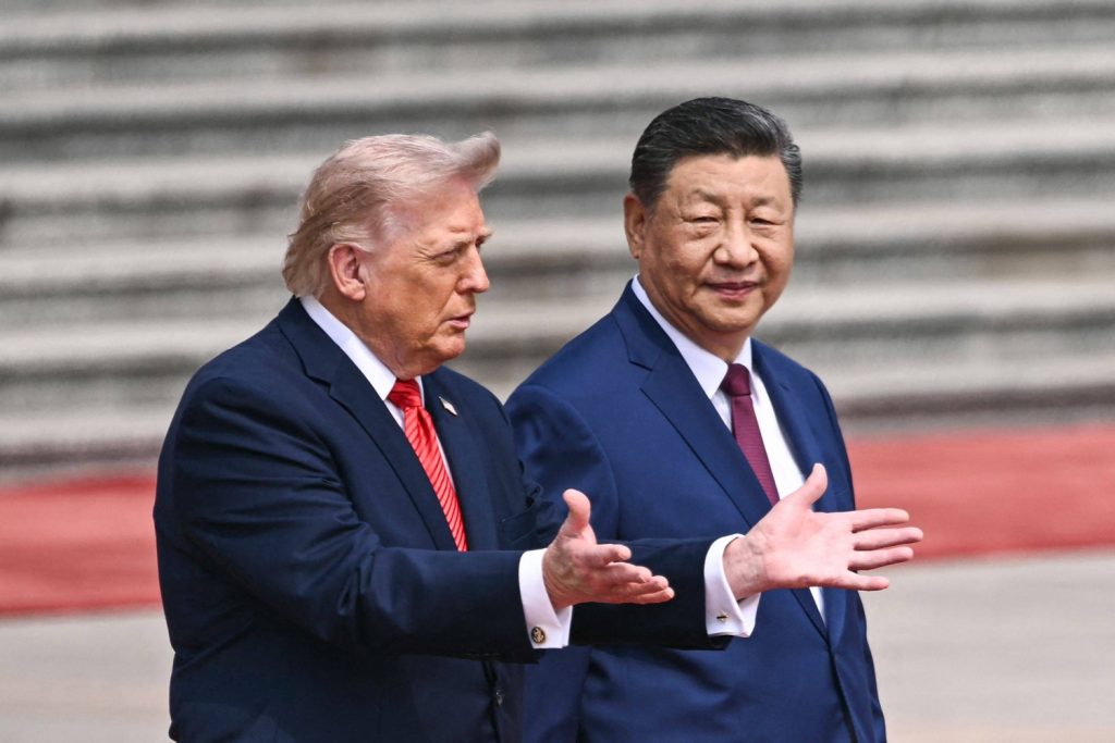 Encontro entre os dois líderes mais poderosos do mundo reúne gigantes corporativos como Musk, Cook e Huang na capital chinesa; agenda inclui Irã, Taiwan e terras raras