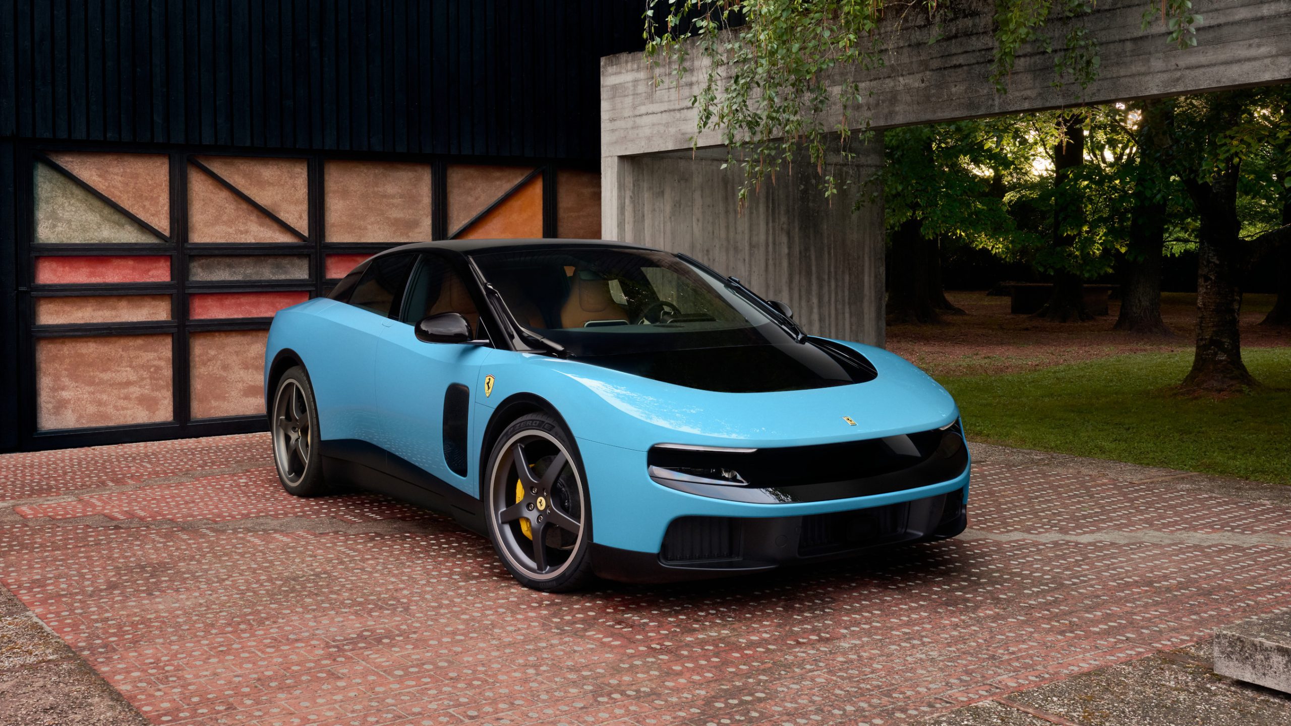 Ferrari Luce estreia elétrico e desafia tradição